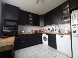 Traditional Detached House with Garden and Pool