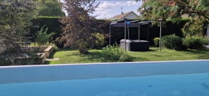 Traditional Detached House with Garden and Pool