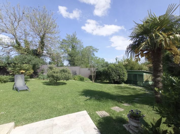 Detached Country House with Guest Gite Cottage
