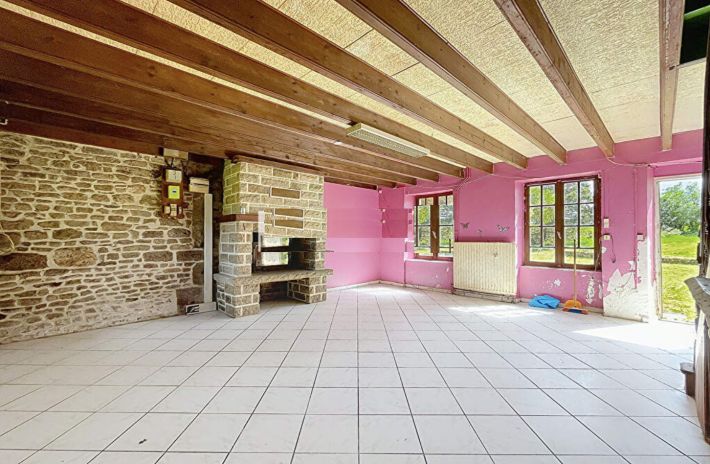 Detached Country House with Large Garden