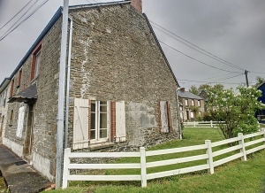 Stone House in Rural Hamlet Location