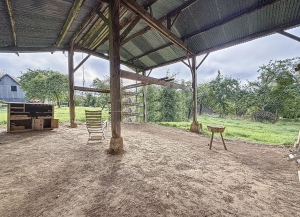 Detached Country House with Outbuilding