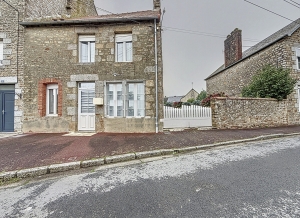 Town House with Neat Garden, Ideal Holiday Home