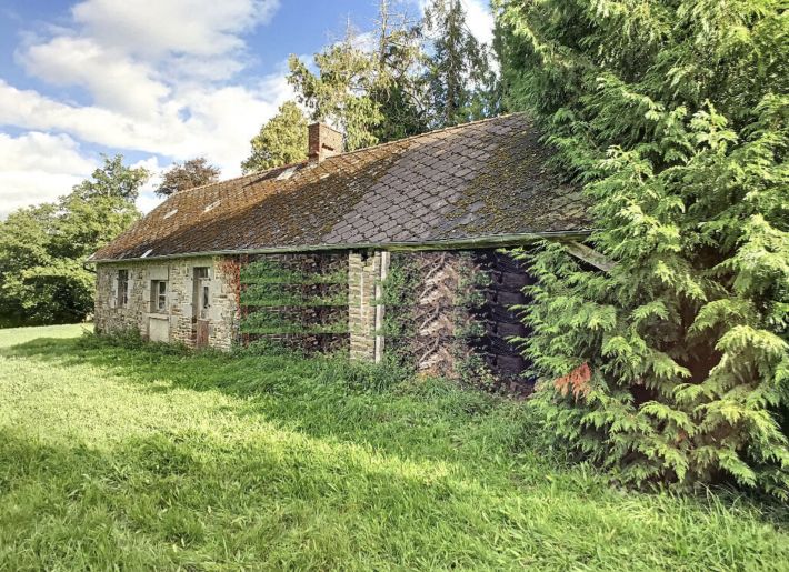 Detached Country House with Outbuilding