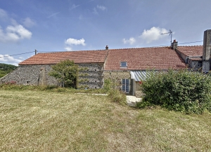 Vast House with Outbuildings Close to the Coast