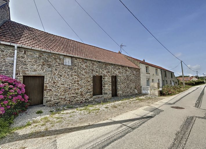 Vast House with Outbuildings Close to the Coast
