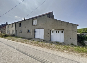 Vast House with Outbuildings Close to the Coast
