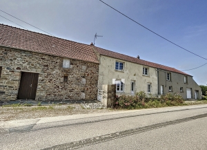 Vast House with Outbuildings Close to the Coast