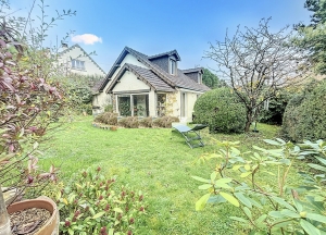 Coastal Property in Fine Fettle with Landscaped Garden