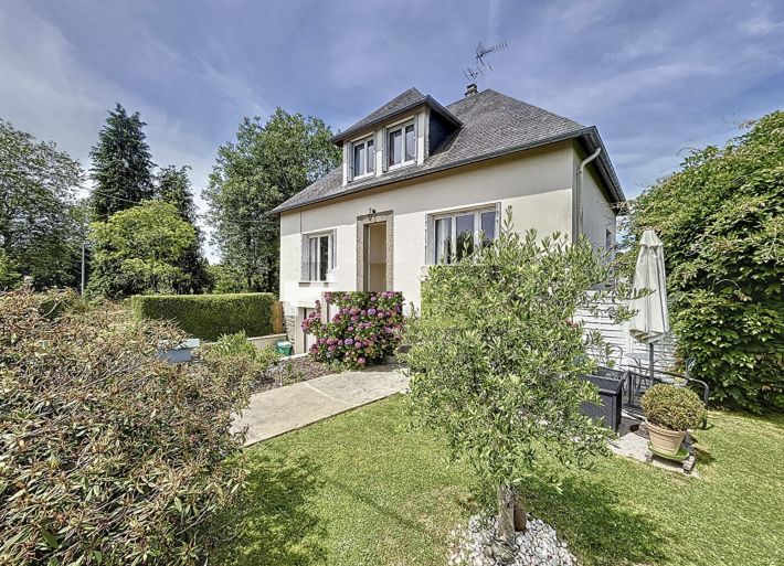 Detached House with Mature Garden