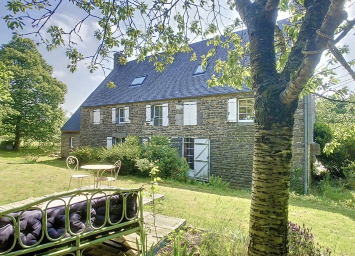 Detached Country House with Pond and Gardens