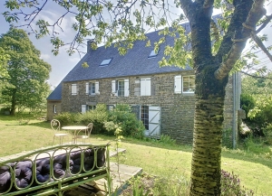 Detached Country House with Pond and Gardens