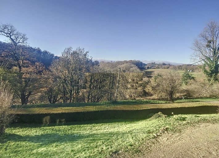 Detached Country House with Open View