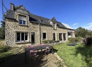 Detached Country House with Open View