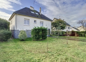 Detached House with Garden