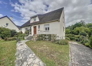 Detached House with Garden