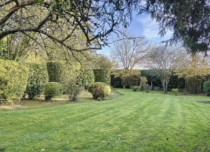 Detached House with Beautiful Garden