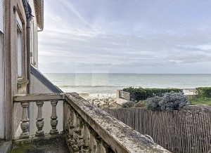 Sea Front House to Renovate with Sea View