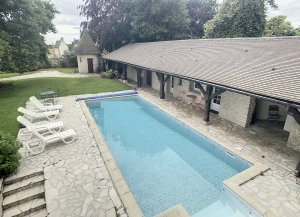 Detached House with Swimming Pool