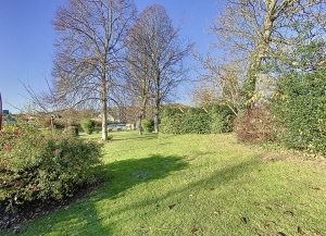 Detached House with Landscaped Garden