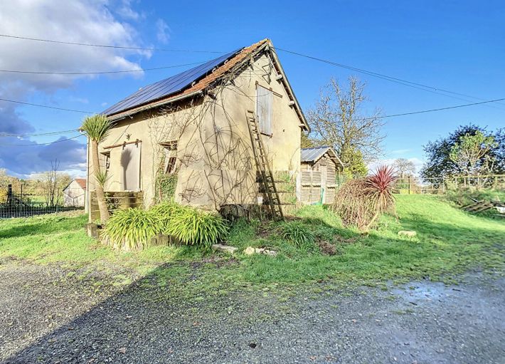 Former Farm House With Several Outbuildings