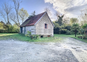 Former Farm House With Several Outbuildings