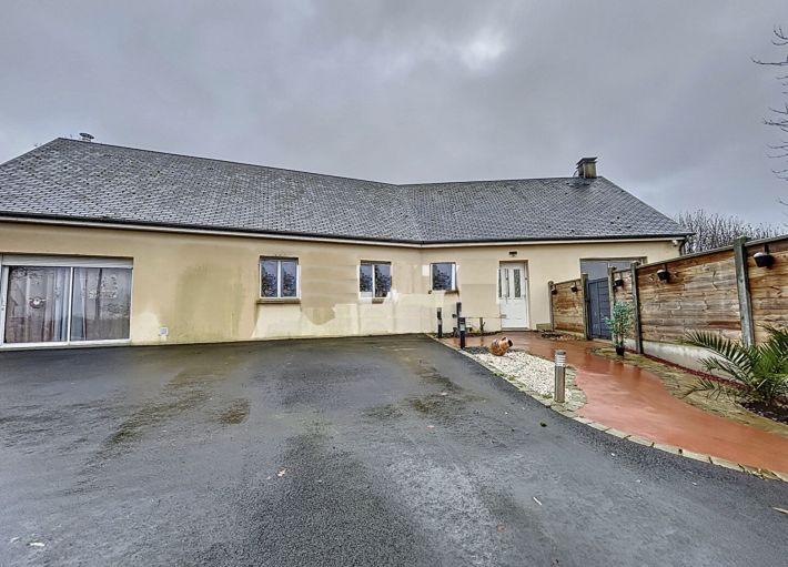 Single Storey Villa With Garden
