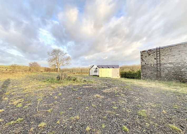 Detached Country House with Outbuilding