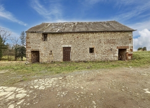 Farmhouse with Countryside Barns to Renovate