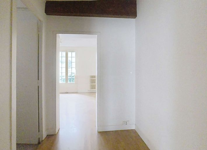 Lovely Town House with Garden Opposite the Chateau