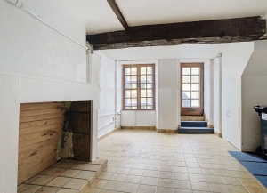 Lovely Town House with Garden Opposite the Chateau