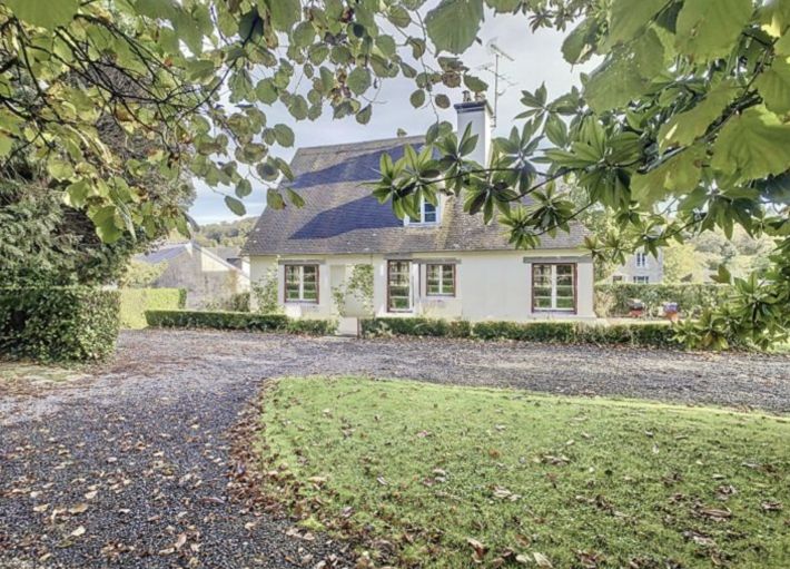 Large Detached House with Lovely Garden
