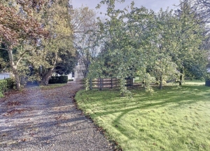 Large Detached House with Lovely Garden