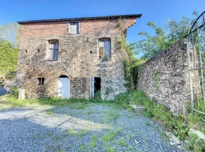 Barn to Restore in Rural Location