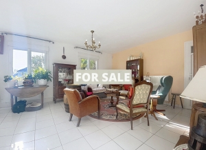 Single Storey House With Garden