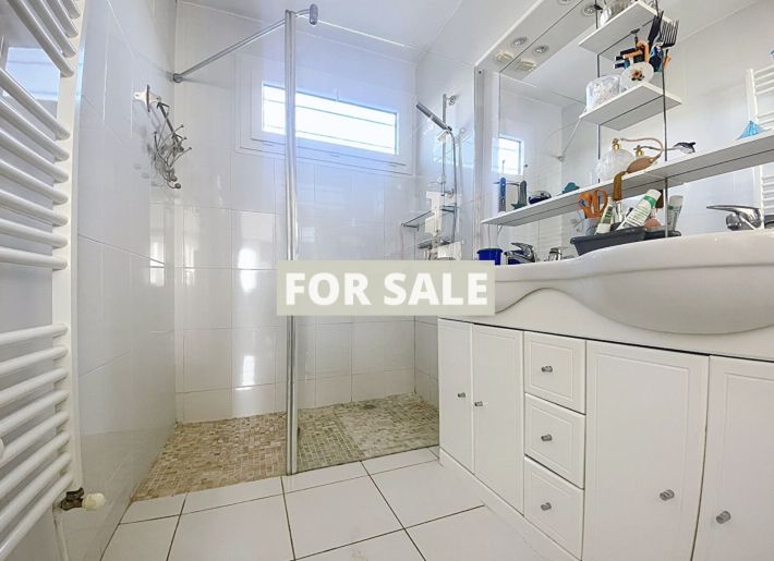 Single Storey House With Garden