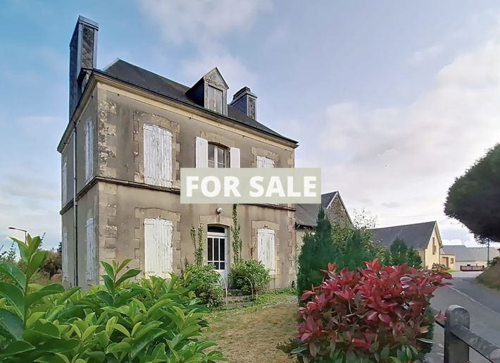 Manor House Style Property with Garden