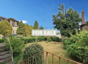 Manor House Style Property with Garden