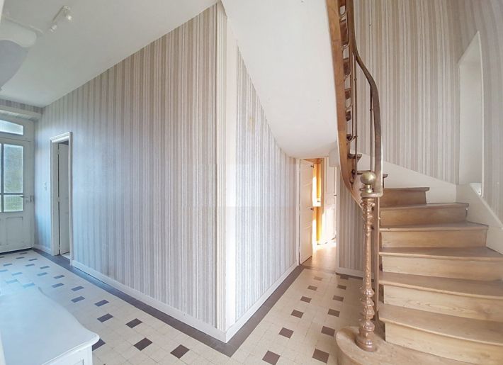 Manor House Style Property with Garden