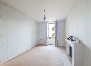 Manor House Style Property with Garden