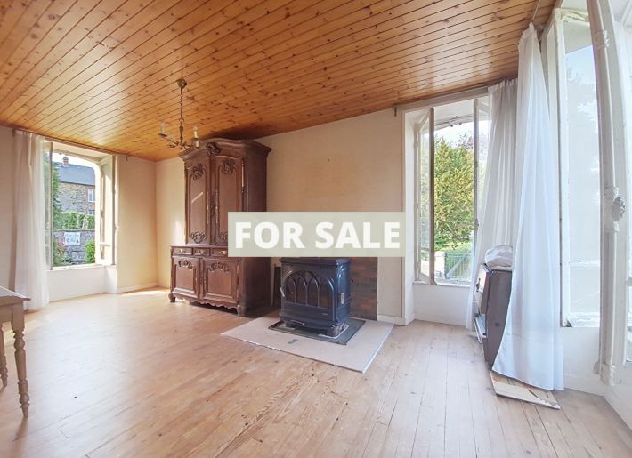 Manor House Style Property with Garden