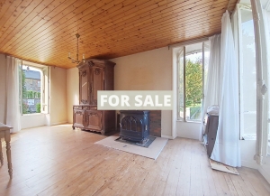 Manor House Style Property with Garden