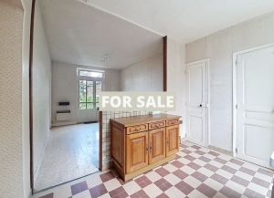 Manor House Style Property with Garden