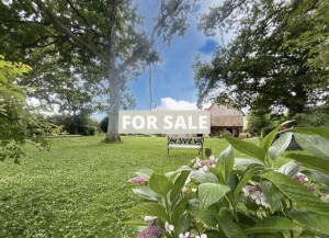Detached Country House with Outbuilding
