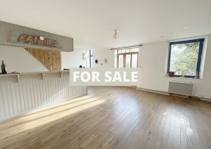 Fishermans Cottage in Coastal Resort Town