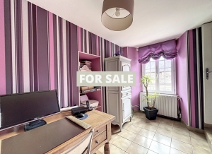 Detached Country House with Landscaped Garden