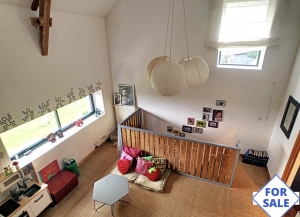 Detached Country House with Landscaped Garden