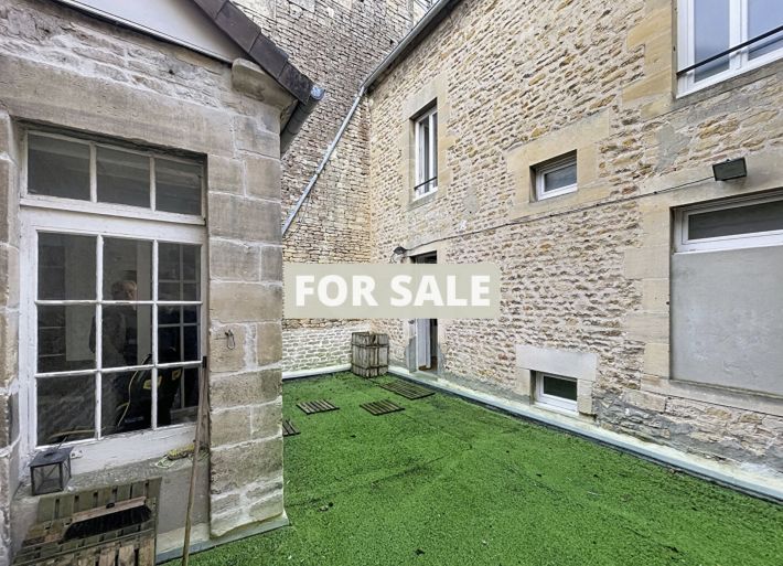 Town House With Courtyard Garden