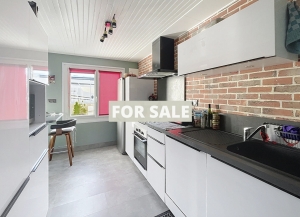 Detached House with Garden by the Coast