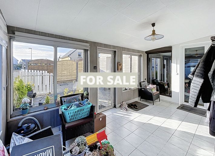 Detached House with Garden by the Coast